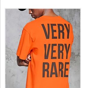 VERY VERY RARE Men’s Small T